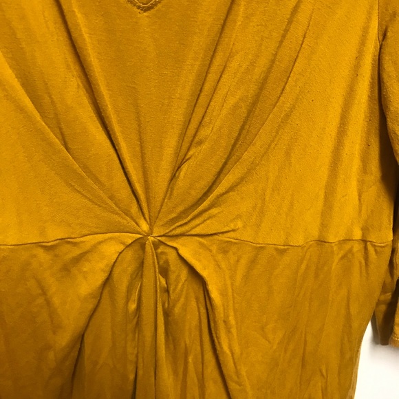 a.glow Maternity pleat front top, mustard color - Picture 4 of 5